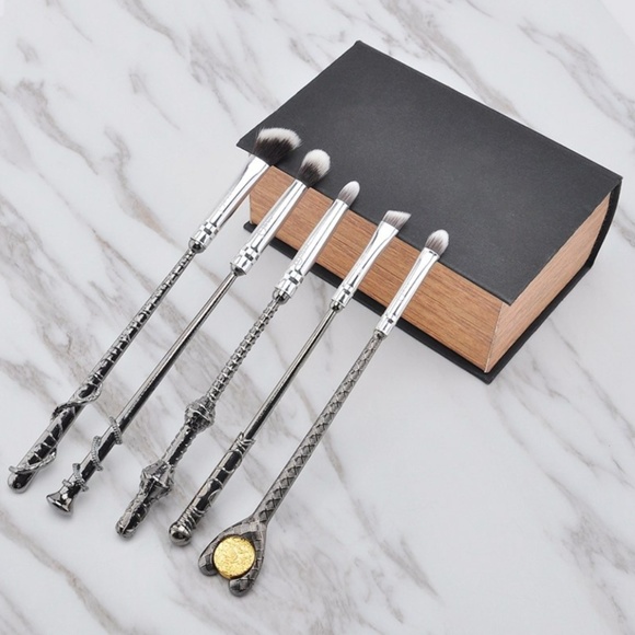 Other - NEW 5pc Harry Potter Wand Makeup Brush Set W/Pouch